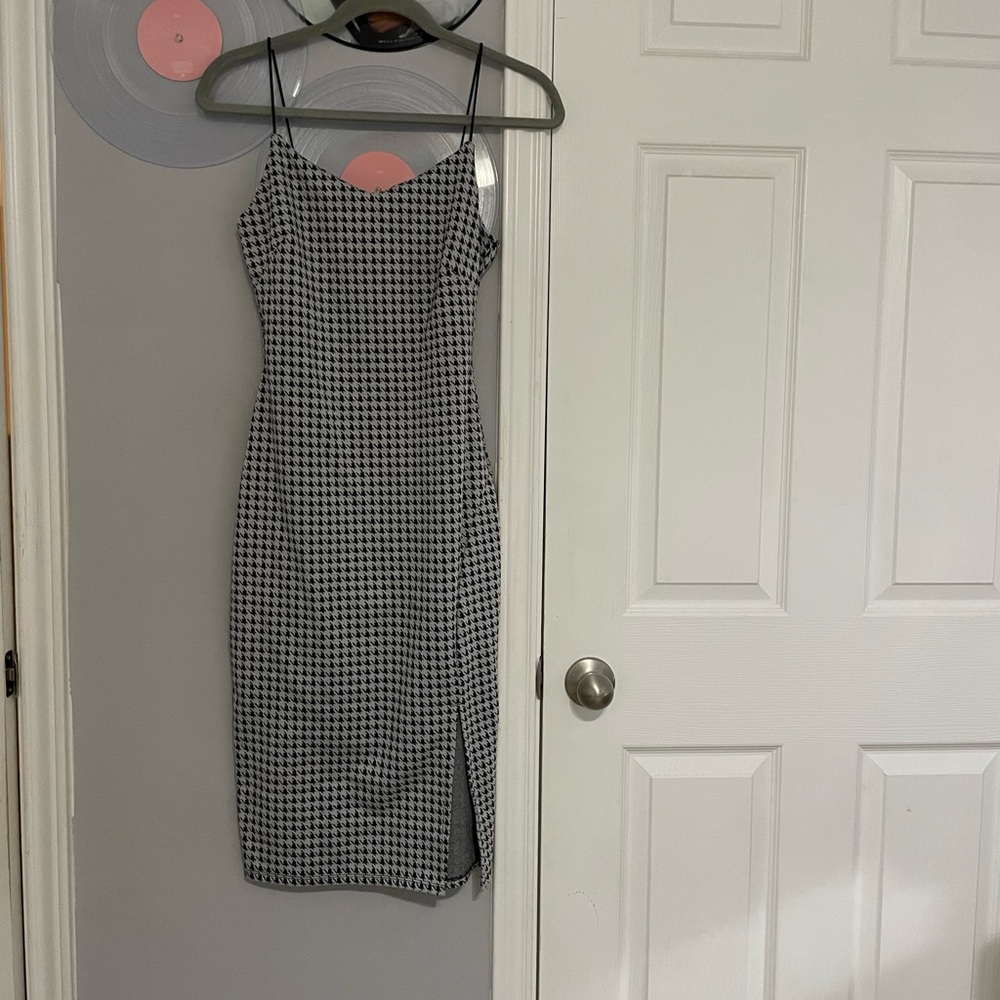 Chic Black and White Checkered Midi Dress